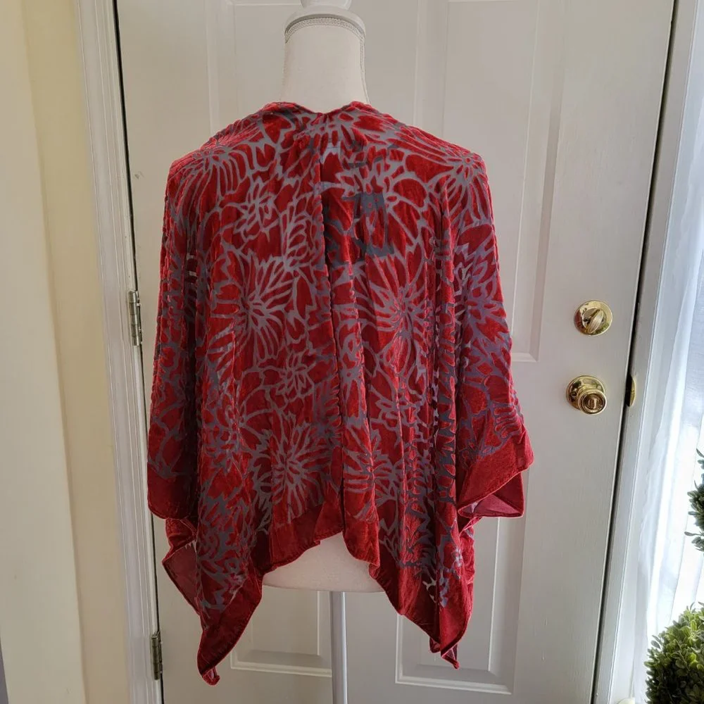 NWT Marc New York By Andrew Mark Red Velvet Burn Out Kimono Lightweight Shawl